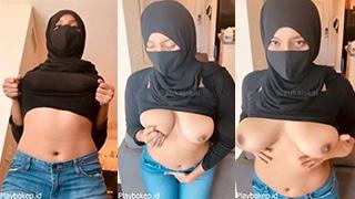 Jilbab Hitam Cubit Puting Bokep Indo